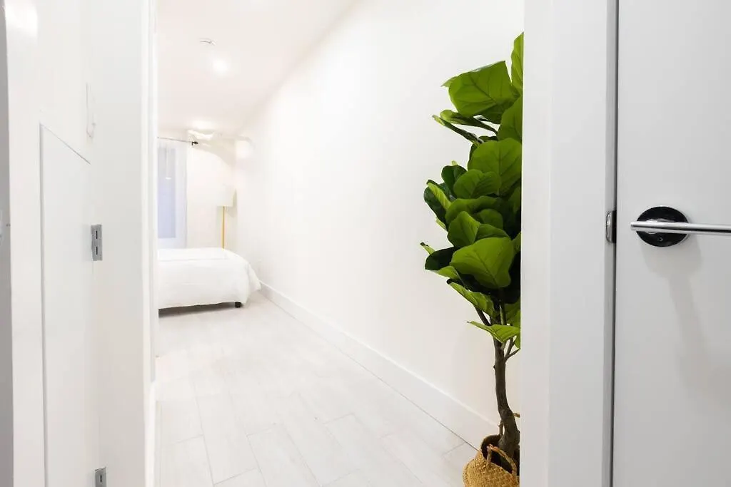 170-G 3Br Duplex With Outdoor Space East Village New York USA