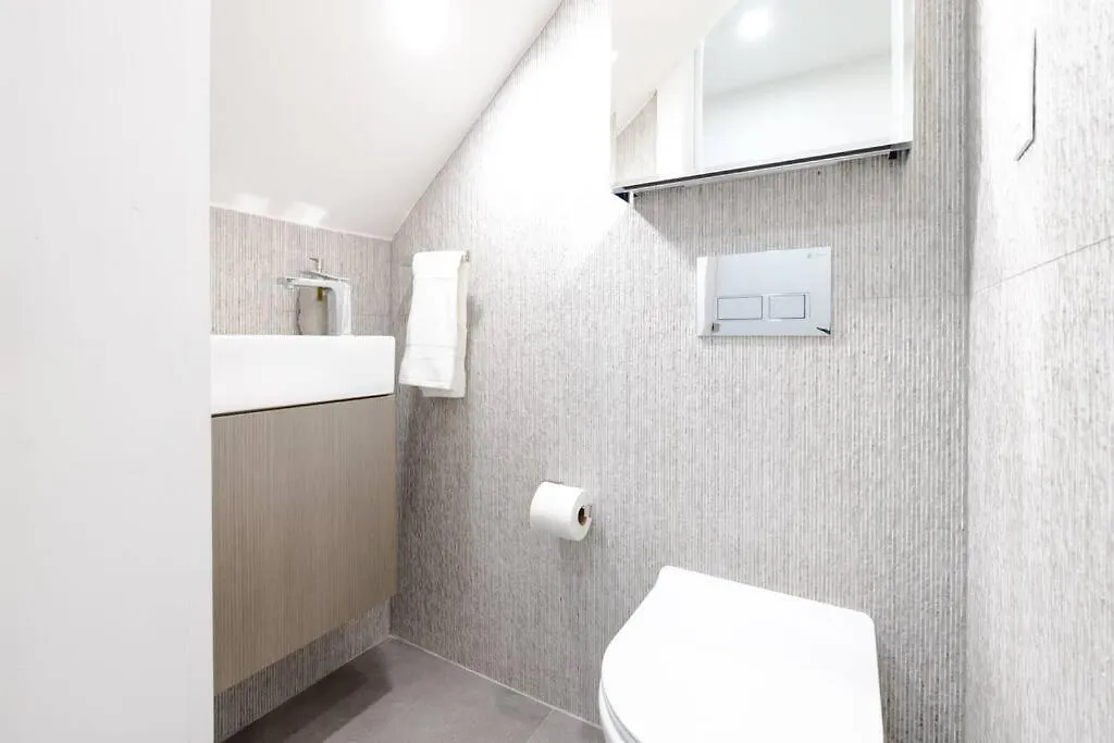170-G 3Br Duplex With Outdoor Space East Village New York Daire